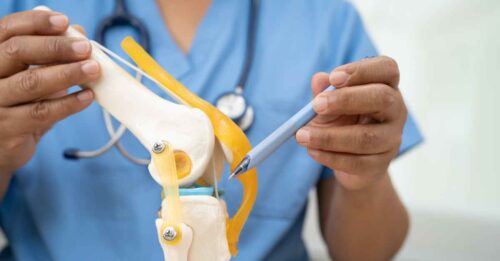 عوارض تزریق ژل به زانو